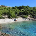 Apartman With Parking Space Rukavac, Vis - 8496 *