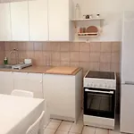 Apartman With Parking Space Rukavac, Vis - 8496 *