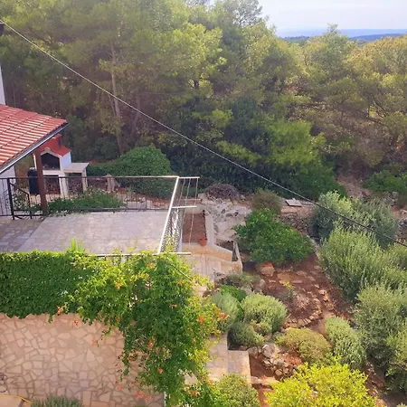 Apartman With Parking Space Rukavac, Vis - 8496 *