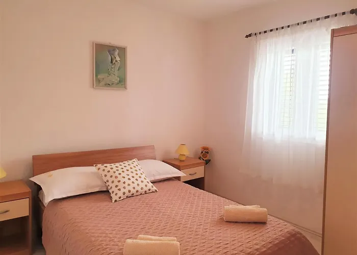 With Parking Space Rukavac, Vis - 8496 Appartement